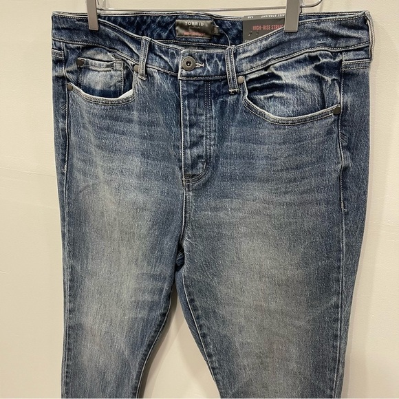 Torrid High-Rise Straight Jeans Raw Hem Size 12 Regular - Picture 6 of 11